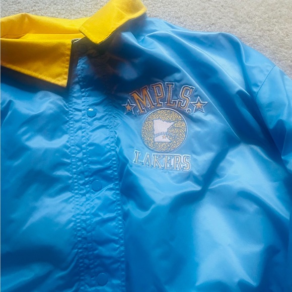 L.A. LAKERS  THROW BACK VINTAGE  JACKET REVERSE-ABLE - Picture 9 of 9